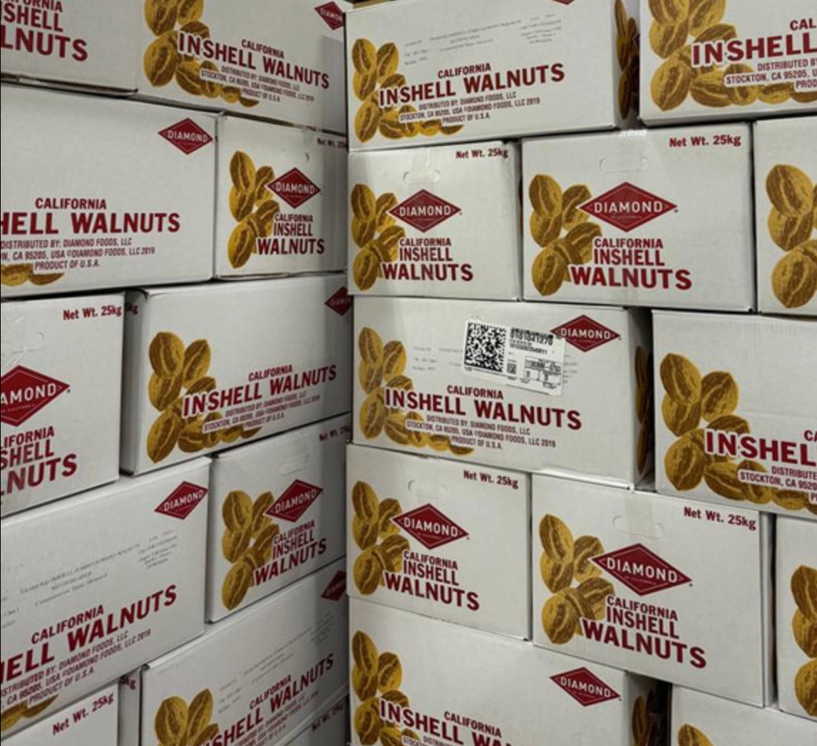 California Walnuts In-Shell (Jumbo Size 36+) - 25kg box | USA Grown| Best for Human & Wildlife Feed